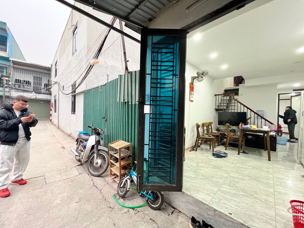 Bán nhà Định Công Hạ - diện tích 36.6m2 2 tầng - giá 2,25 tỷ