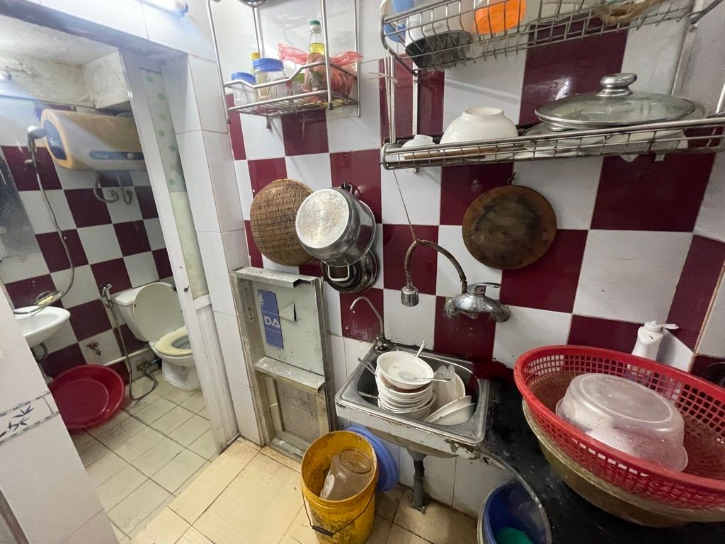 Bán nhà Thanh Nhàn - diện tích 13,7m2 1 tầng - Nhà B2 Tập thể Trại Găng - giá 4,75 tỷ