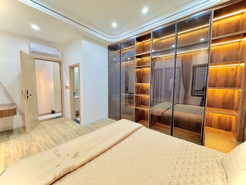 Bán nhà Phố Vọng - diện tích 31m2 7 tầng - thang máy, full đồ - giá 12,8 tỷ