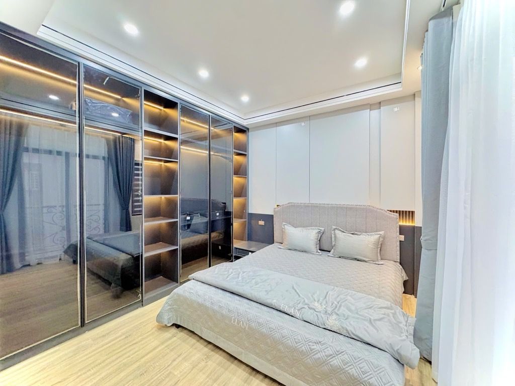 Bán nhà Phố Vọng - diện tích 31m2 7 tầng - thang máy, full đồ - giá 12,8 tỷ