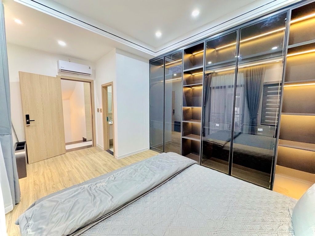 Bán nhà Phố Vọng - diện tích 31m2 7 tầng - thang máy, full đồ - giá 12,8 tỷ