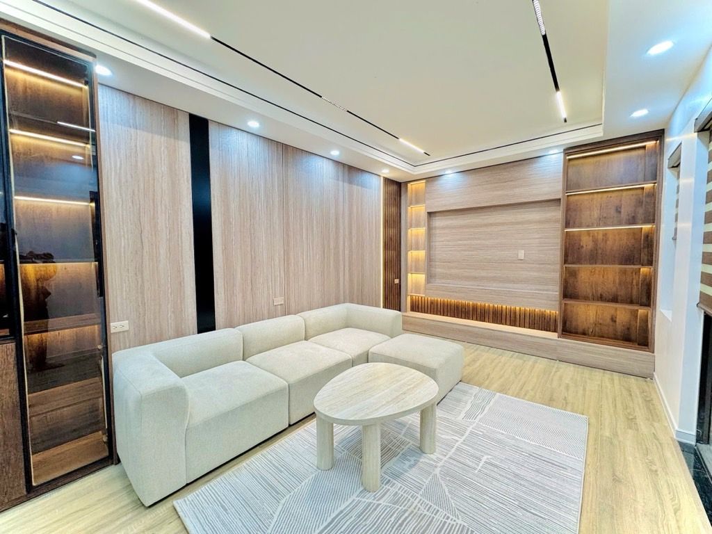 Bán nhà Phố Vọng - diện tích 31m2 7 tầng - thang máy, full đồ - giá 12,8 tỷ