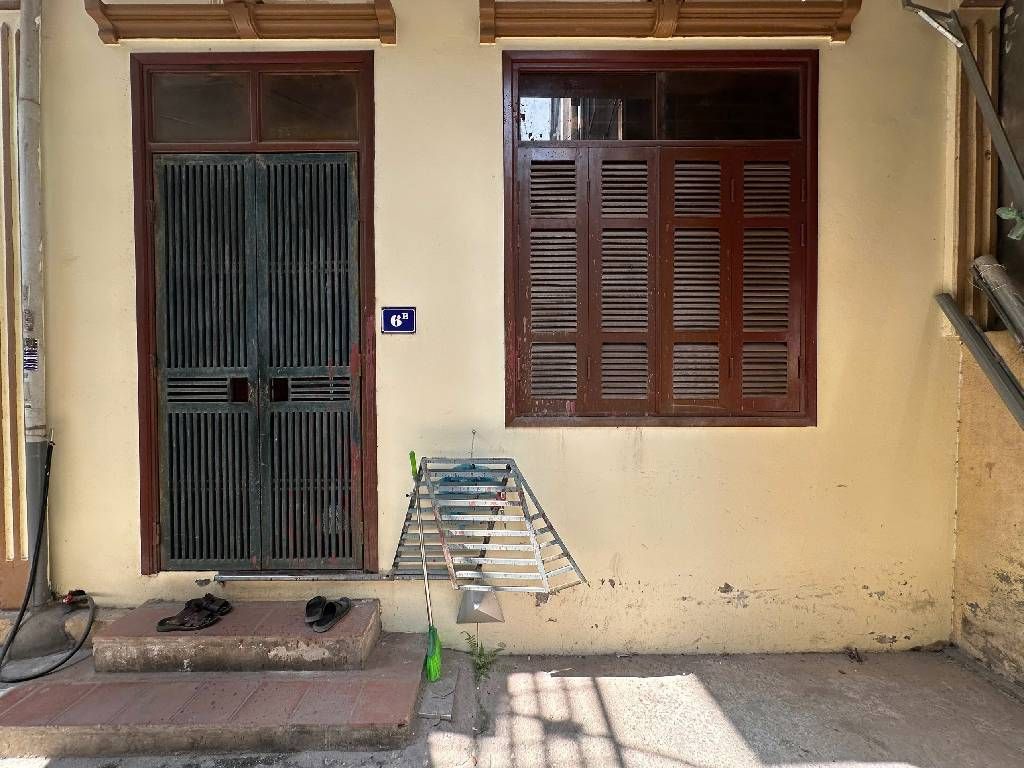 Bán nhà Bằng B - diện tích 55m2 3 tầng - Mặt nghách, cách ô tô 30m - giá 10 tỷ