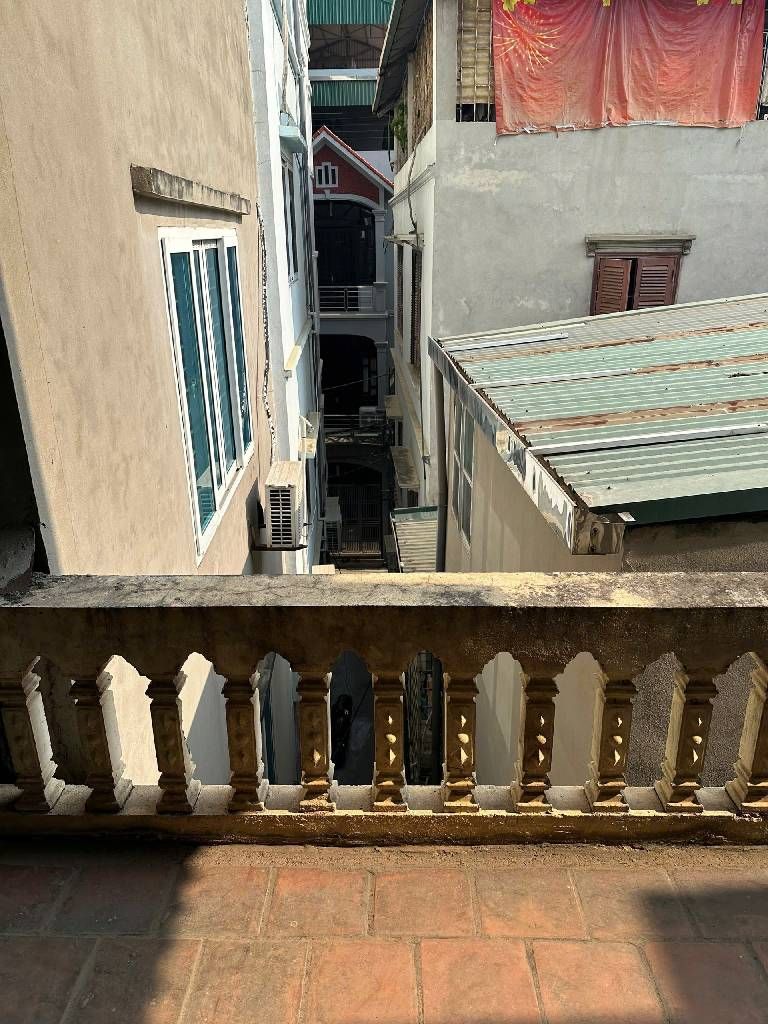 Bán nhà Bằng B - diện tích 55m2 3 tầng - Mặt nghách, cách ô tô 30m - giá 10 tỷ