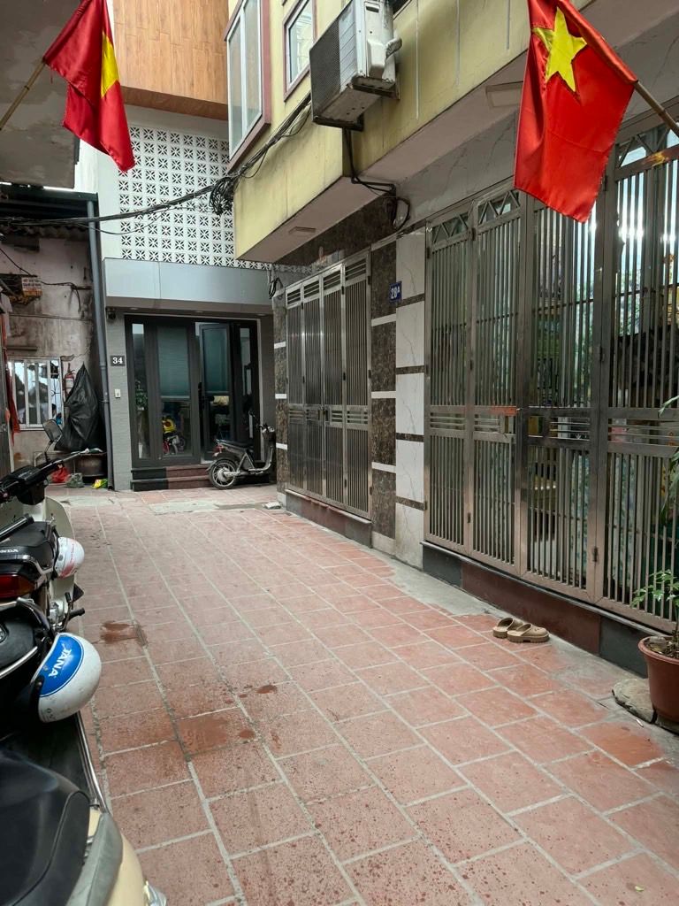 Bán nhà Lĩnh Nam - diện tích 54m2 4 tầng - nhà trong ngõ - giá 3,9 tỷ