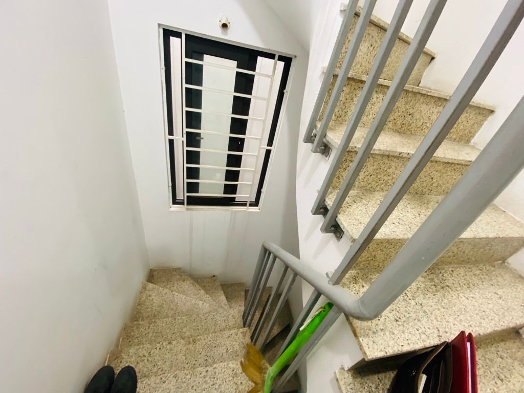 Bán nhà Đê La Thành - diện tích 37m2 4 tầng - Nhà đẹp mới xây - giá 2,25 tỷ