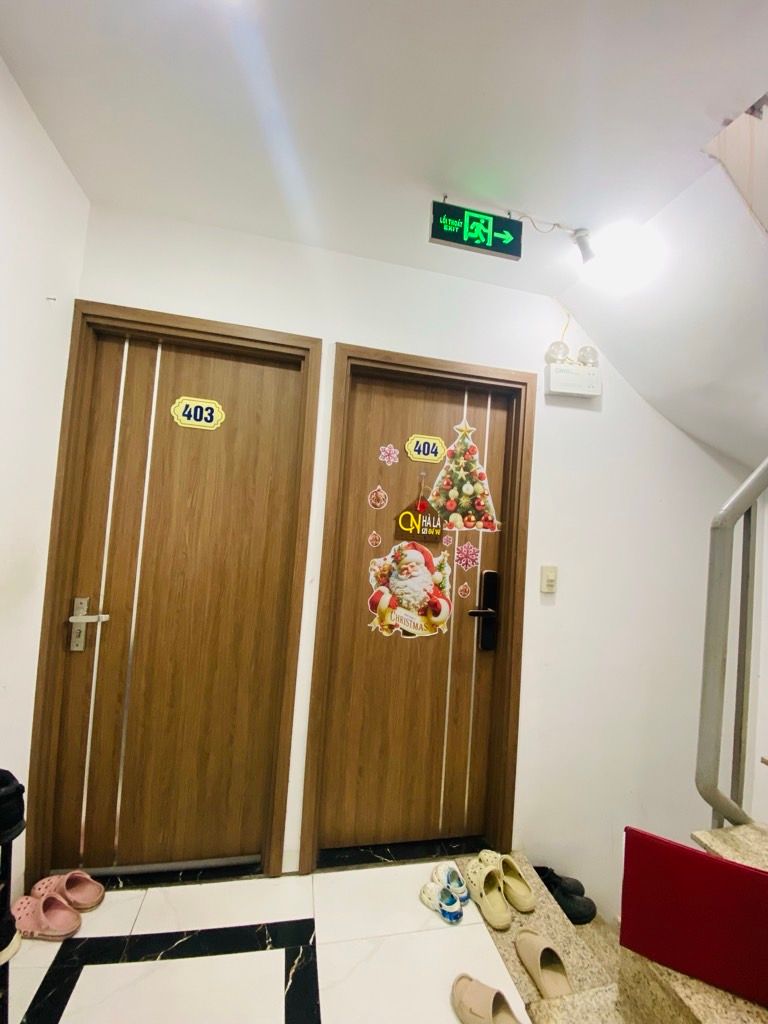 Bán nhà Đê La Thành - diện tích 37m2 4 tầng - Nhà đẹp mới xây - giá 2,25 tỷ