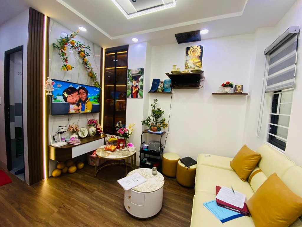 Bán nhà Đê La Thành - diện tích 37m2 4 tầng - Nhà đẹp mới xây - giá 2,25 tỷ