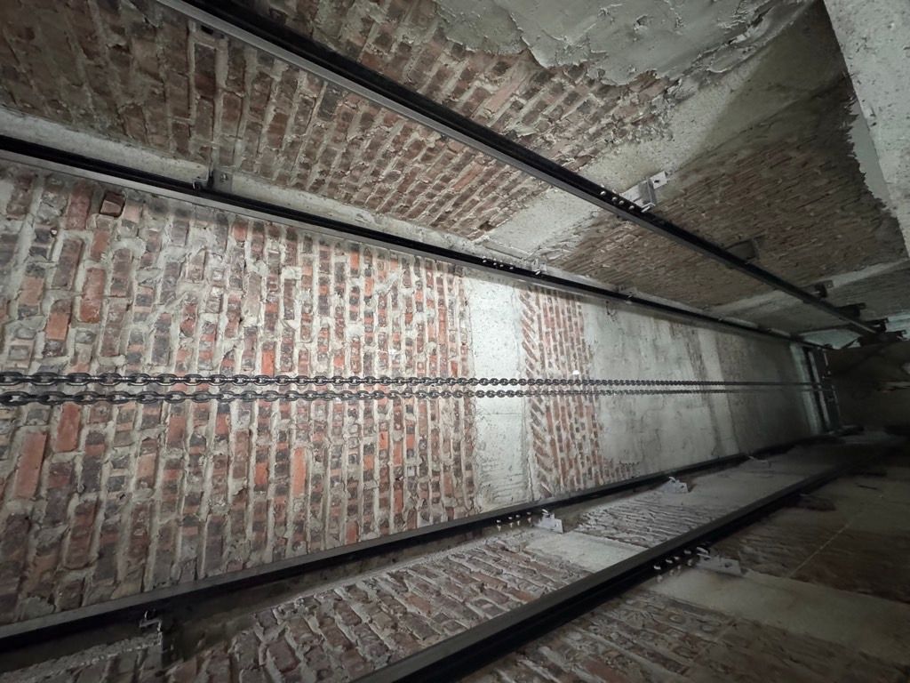 Bán nhà Bạch Mai - diện tích 50m2 5 tầng - Lô góc 3 mặt thoáng - giá 15,3 tỷ