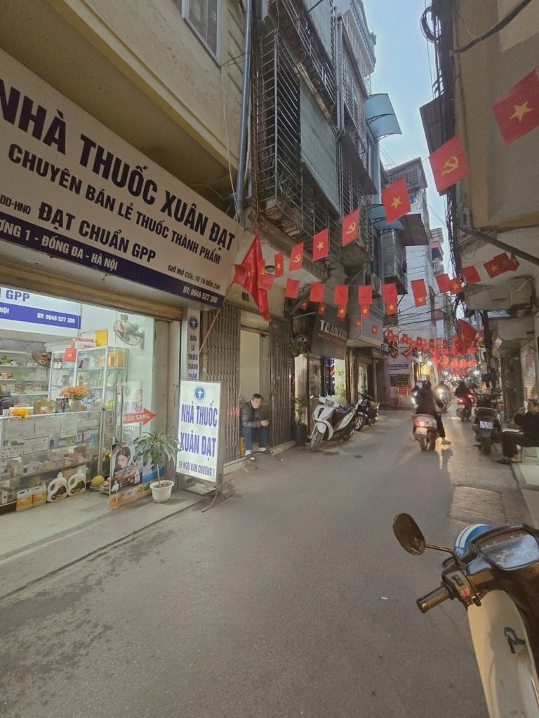 Bán nhà Ngõ Văn Chương - diện tích 22.8m2 4 tầng - Ô tô đỗ cửa - giá 8,3 tỷ