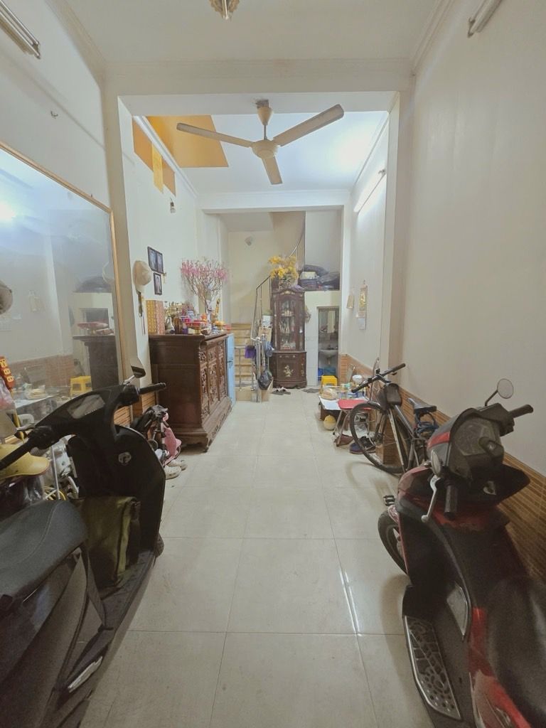 Bán nhà Ngõ Văn Chương - diện tích 22.8m2 4 tầng - Ô tô đỗ cửa - giá 8,3 tỷ