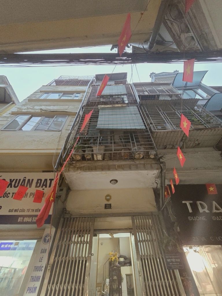 Bán nhà Ngõ Văn Chương - diện tích 22.8m2 4 tầng - Ô tô đỗ cửa - giá 8,3 tỷ