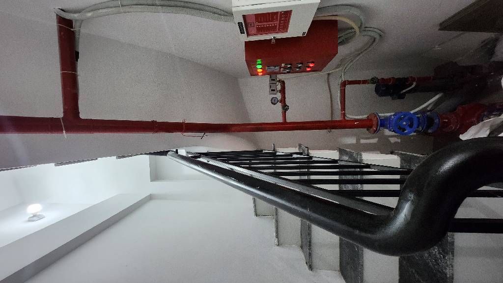 Bán nhà Khương Trung - diện tích 79m2 6 tầng - Mặt ngõ ô tô tránh - giá 21 tỷ