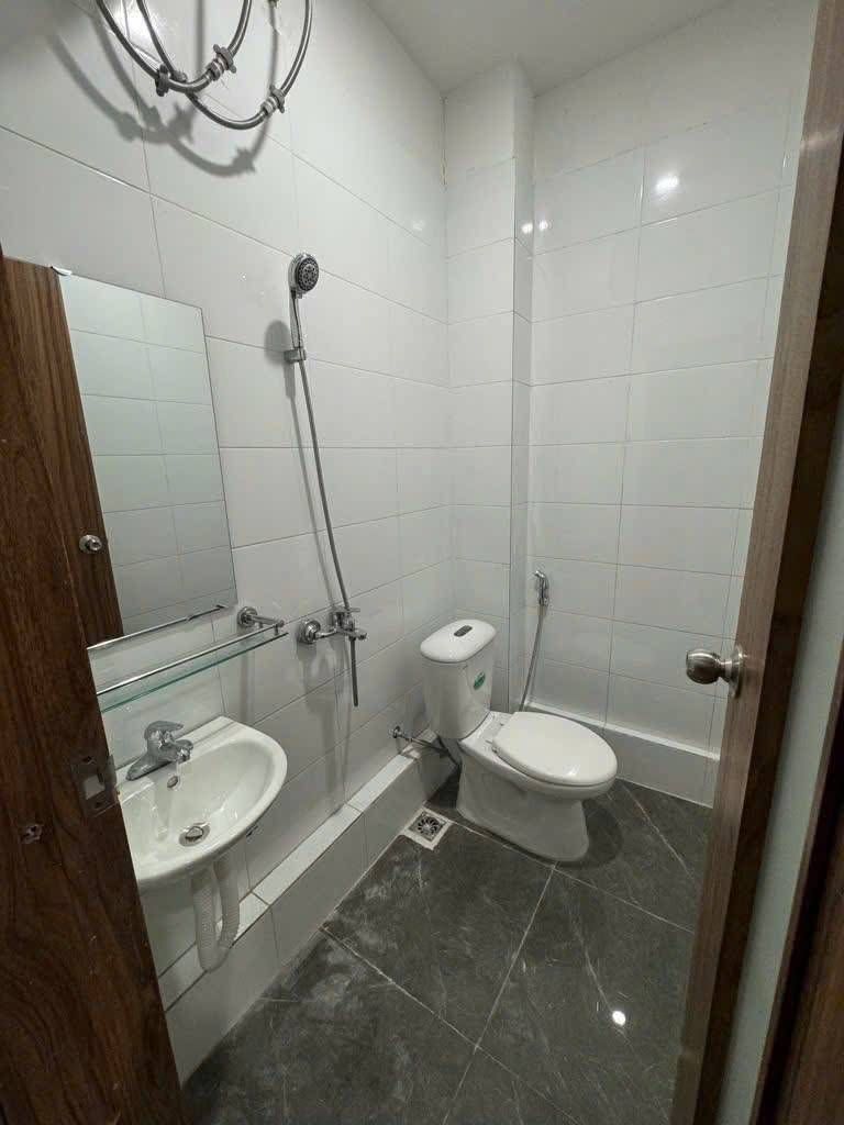 Bán nhà Văn Hương - diện tích 55,7m2 5 tầng - Nhà đẹp, cho thuê 35 triệu/tháng - giá 11,5 tỷ