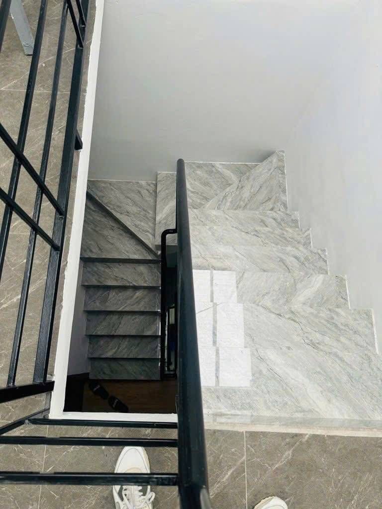 Bán nhà Văn Hương - diện tích 55,7m2 5 tầng - Nhà đẹp, cho thuê 35 triệu/tháng - giá 11,5 tỷ