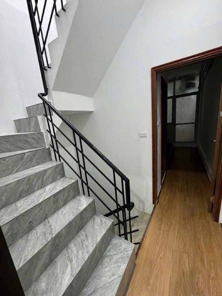 Bán nhà Văn Hương - diện tích 55,7m2 5 tầng - Nhà đẹp, cho thuê 35 triệu/tháng - giá 11,5 tỷ