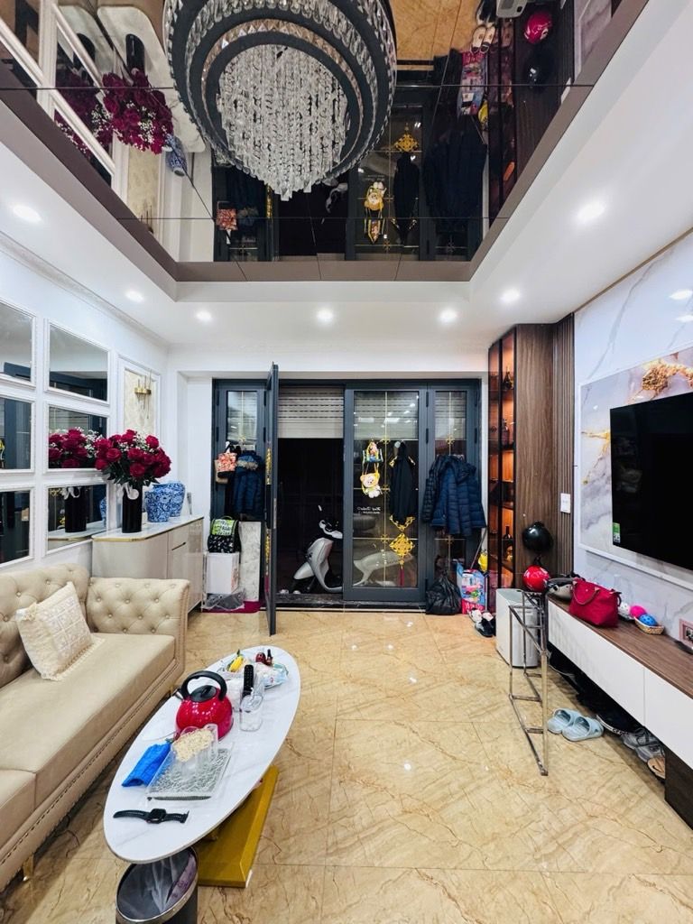 Bán nhà Võ Thị Sáu - diện tích 40m2 7 tầng - Ô tô tránh - giá 22,5 tỷ