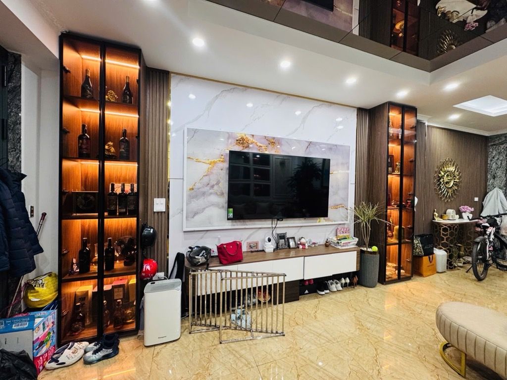 Bán nhà Võ Thị Sáu - diện tích 40m2 7 tầng - Ô tô tránh - giá 22,5 tỷ