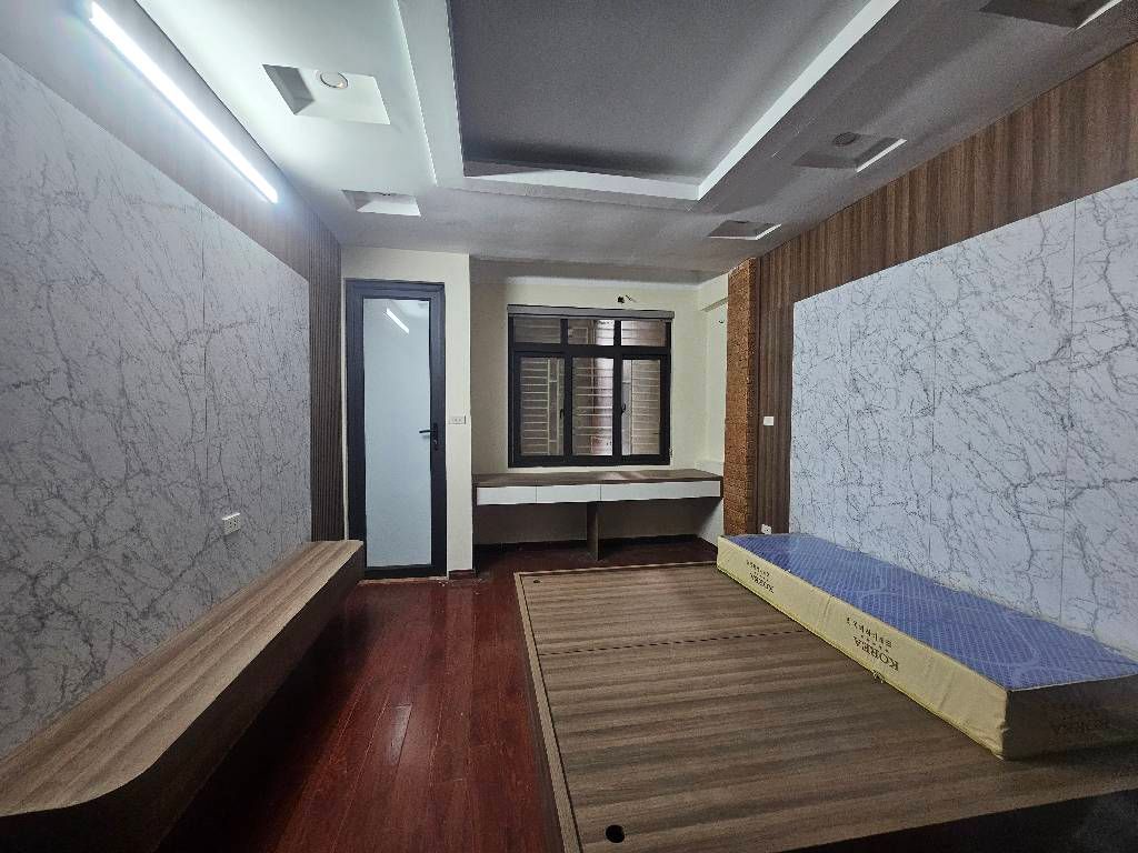 Bán nhà Quan Nhân - diện tích 42,3m2 5 tầng - Gần hồ Quan Nhân - giá 7,9 tỷ