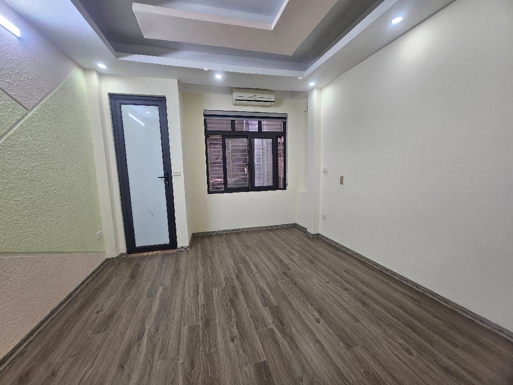 Bán nhà Quan Nhân - diện tích 42,3m2 5 tầng - Gần hồ Quan Nhân - giá 7,9 tỷ