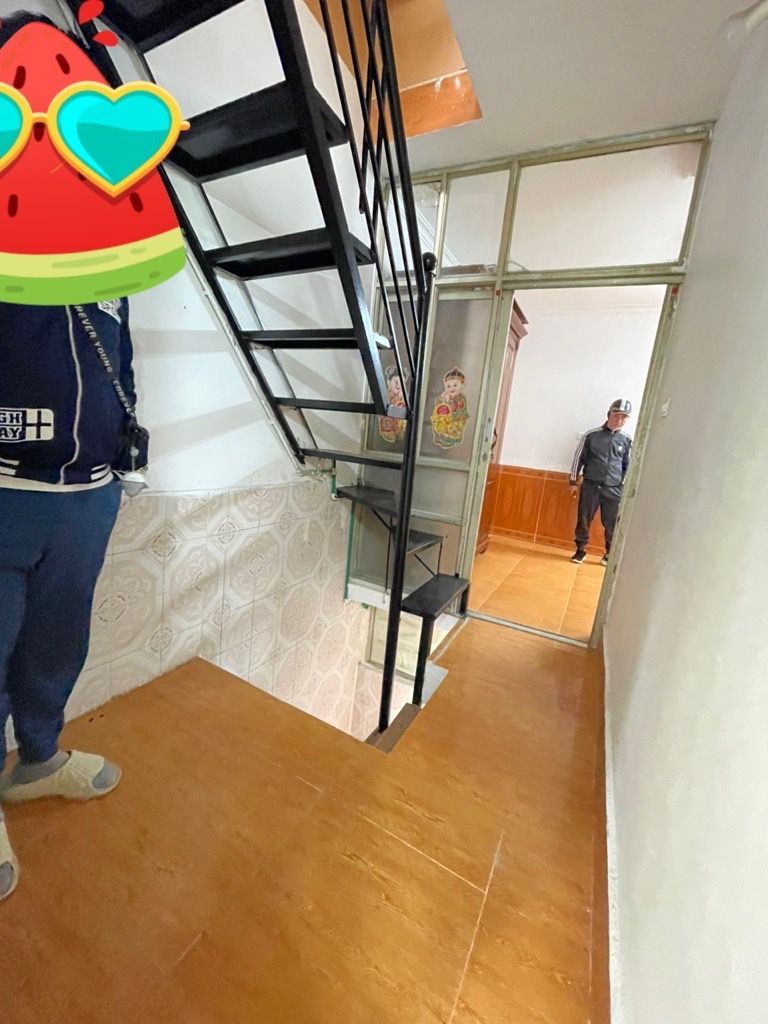 Bán nhà Phố 8/3 - diện tích 60m2 3 tầng - Ô tô đỗ cửa - giá 1,95 tỷ