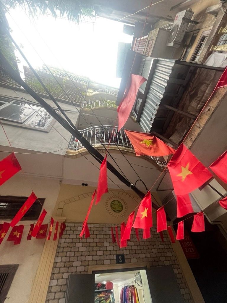 Bán nhà Thịnh Hào - diện tích 20,5m2 5 tầng - Lô góc, ngõ rộng - giá 6,9 tỷ