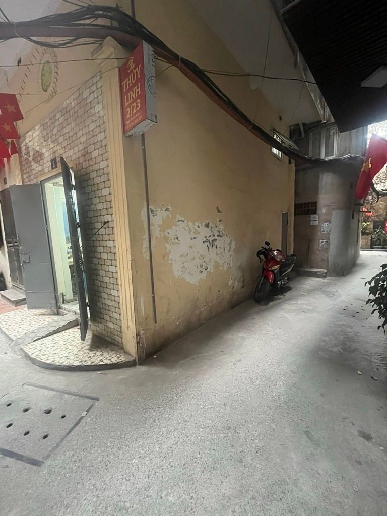 Bán nhà Thịnh Hào - diện tích 20,5m2 5 tầng - Lô góc, ngõ rộng - giá 6,9 tỷ