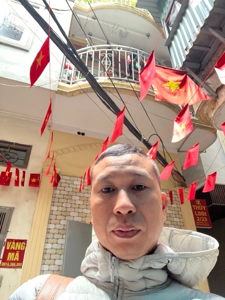 Bán nhà Thịnh Hào - diện tích 20,5m2 5 tầng - Lô góc, ngõ rộng - giá 6,9 tỷ