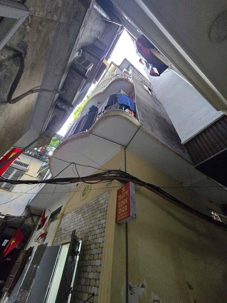 Bán nhà Thịnh Hào - diện tích 20,5m2 5 tầng - Lô góc, ngõ rộng - giá 6,9 tỷ