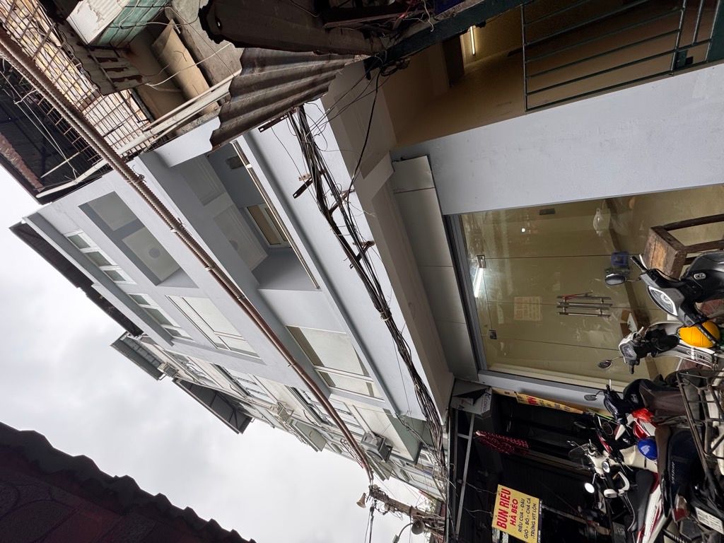 Bán nhà Y Miếu - diện tích 64m2 5 tầng - MẶT CHỢ - KINH DOANH SẦM UẤT - giá 17,3 tỷ