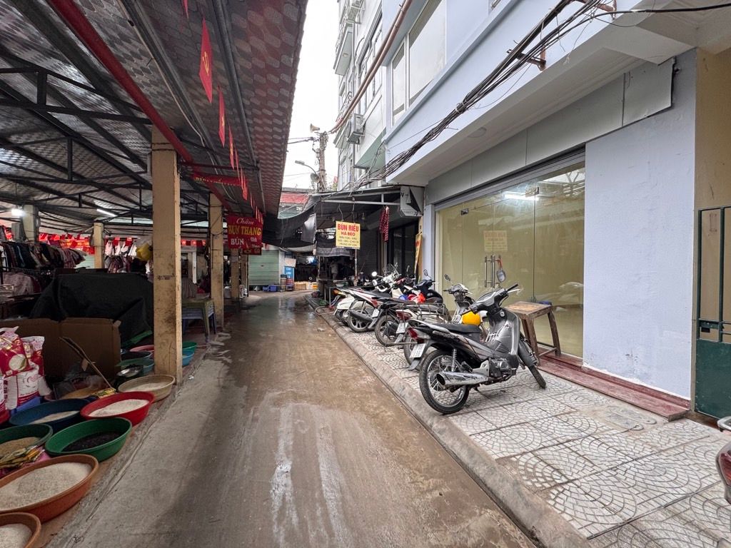 Bán nhà Y Miếu - diện tích 64m2 5 tầng - MẶT CHỢ - KINH DOANH SẦM UẤT - giá 17,3 tỷ