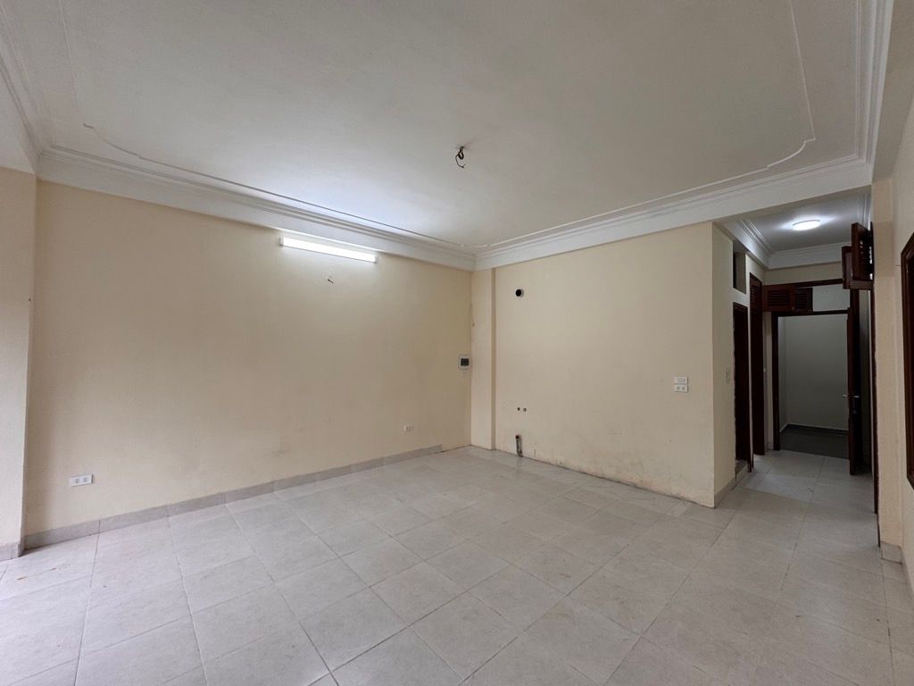 Bán nhà Y Miếu - diện tích 64m2 5 tầng - MẶT CHỢ - KINH DOANH SẦM UẤT - giá 17,3 tỷ