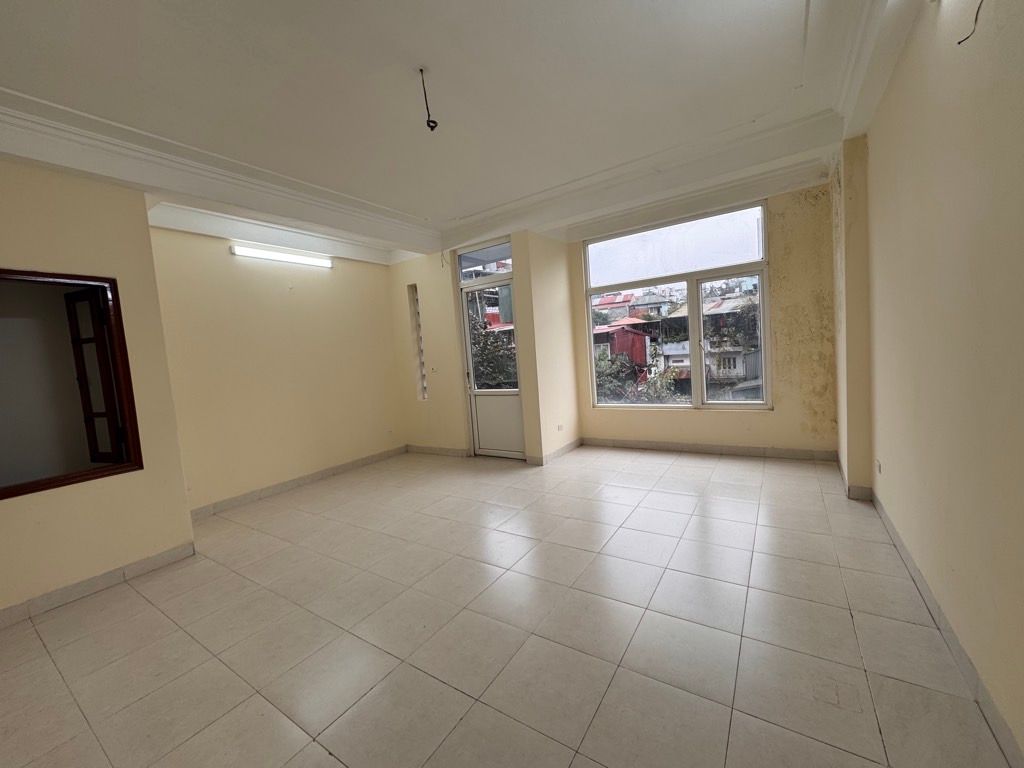 Bán nhà Y Miếu - diện tích 64m2 5 tầng - MẶT CHỢ - KINH DOANH SẦM UẤT - giá 17,3 tỷ