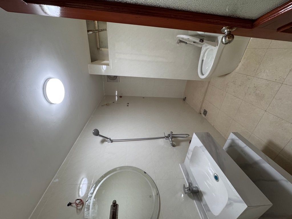 Bán nhà Y Miếu - diện tích 64m2 5 tầng - MẶT CHỢ - KINH DOANH SẦM UẤT - giá 17,3 tỷ