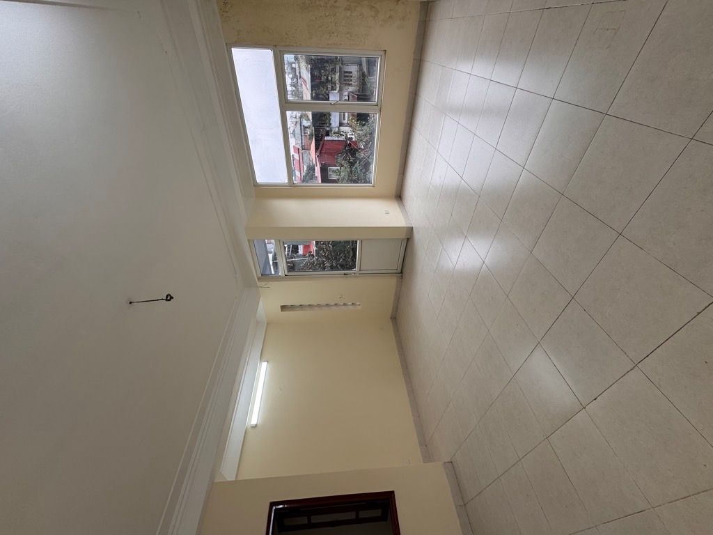 Bán nhà Y Miếu - diện tích 64m2 5 tầng - MẶT CHỢ - KINH DOANH SẦM UẤT - giá 17,3 tỷ