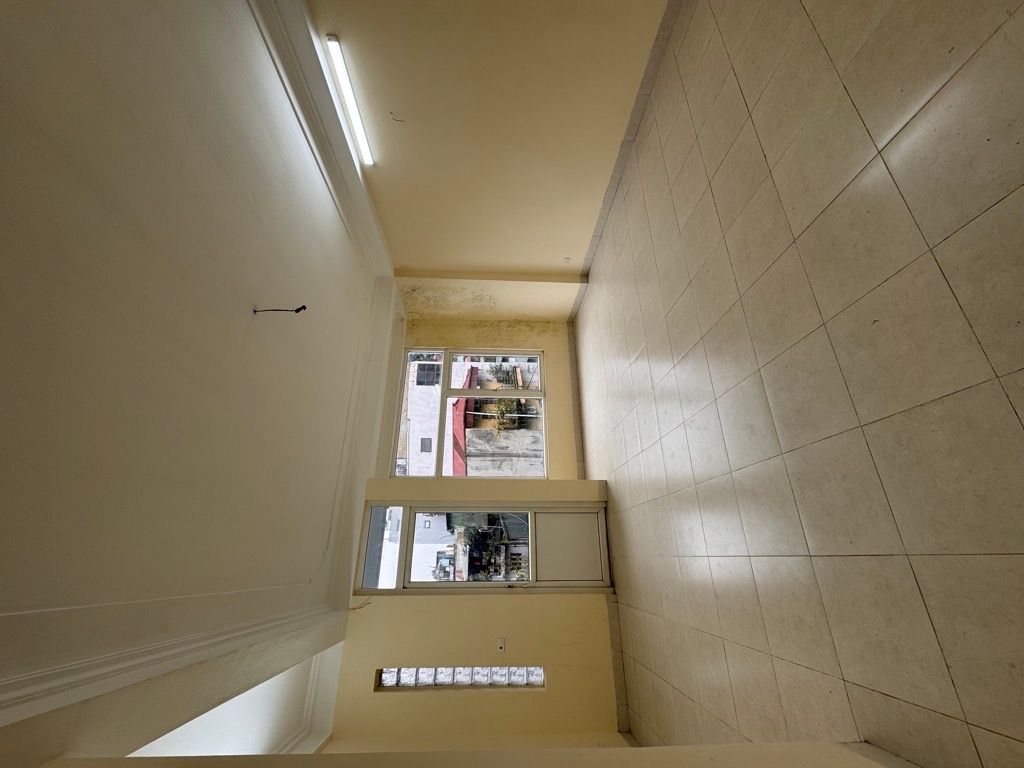 Bán nhà Y Miếu - diện tích 64m2 5 tầng - MẶT CHỢ - KINH DOANH SẦM UẤT - giá 17,3 tỷ