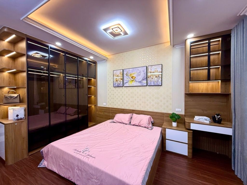 Bán nhà Định Công Thượng - diện tích 31m2 5 tầng - ô tô đỗ cửa - giá 9,3 tỷ