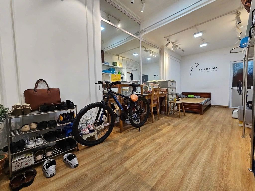 Bán nhà Bùi Thị Xuân - diện tích 28m2 4 tầng - Mặt phố trung tâm - giá 24 tỷ