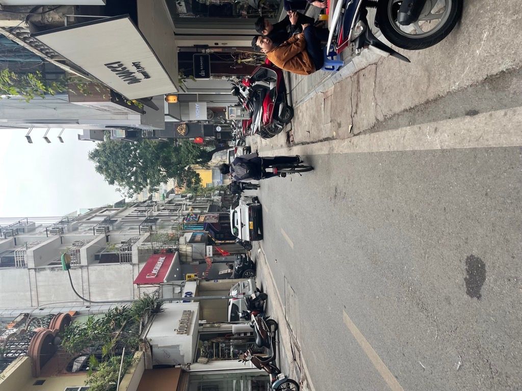 Bán nhà Bùi Thị Xuân - diện tích 28m2 4 tầng - Mặt phố trung tâm - giá 24 tỷ