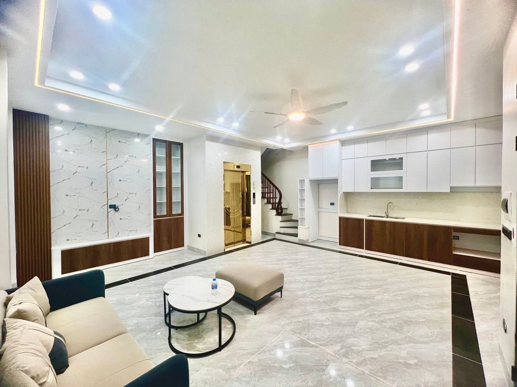 Bán nhà Nam Dư - diện tích 50m2 5 tầng - Thang máy - giá 12 tỷ