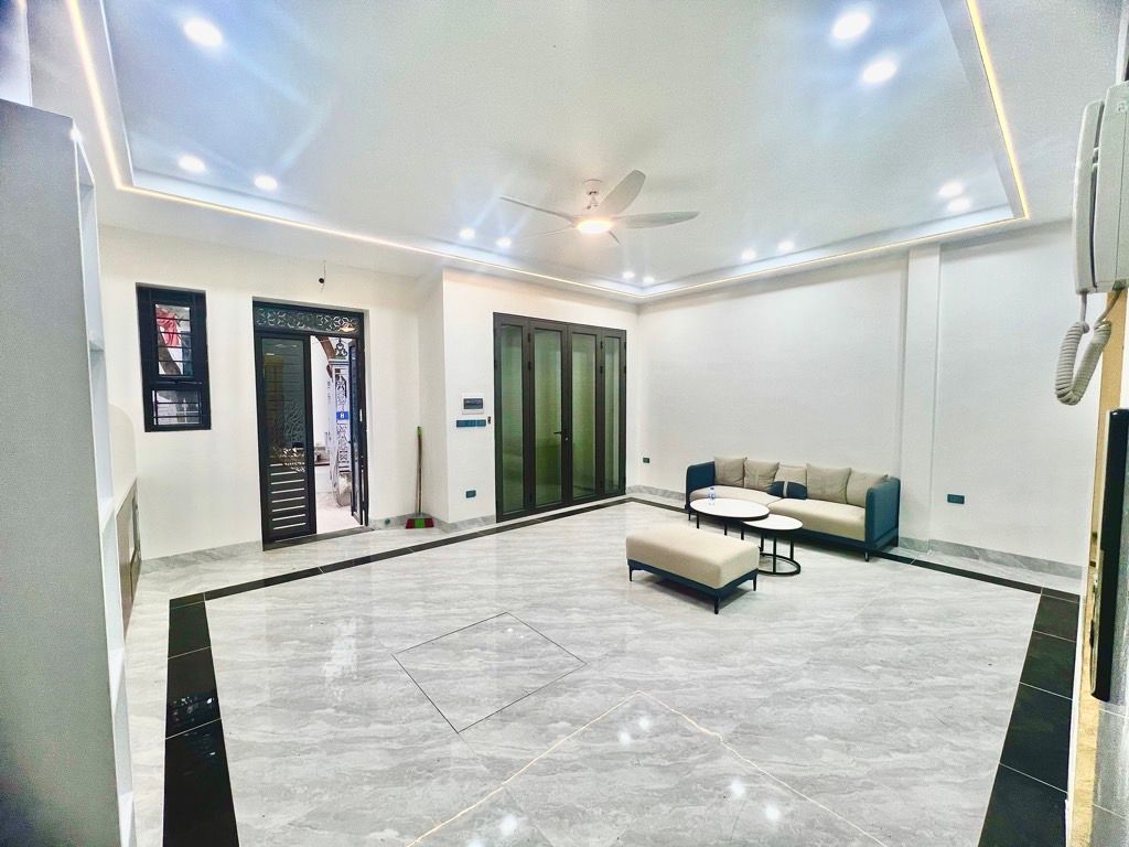 Bán nhà Nam Dư - diện tích 50m2 5 tầng - Thang máy - giá 12 tỷ