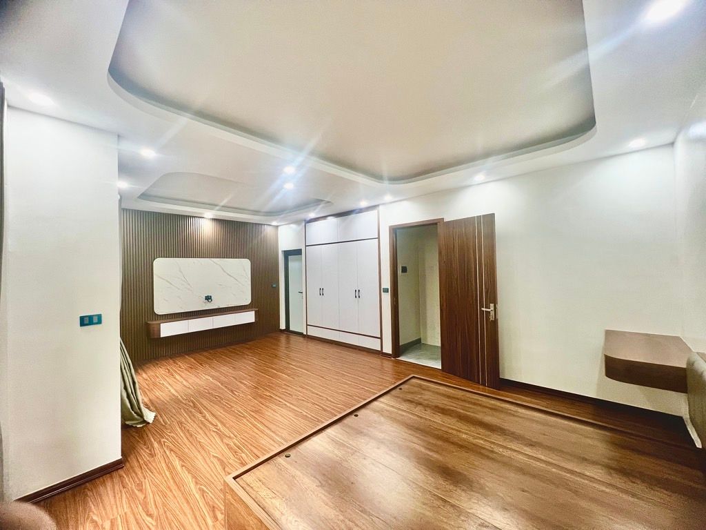 Bán nhà Nam Dư - diện tích 50m2 5 tầng - Thang máy - giá 12 tỷ