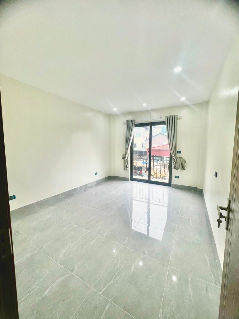 Bán nhà Nam Dư - diện tích 50m2 5 tầng - Thang máy - giá 12 tỷ