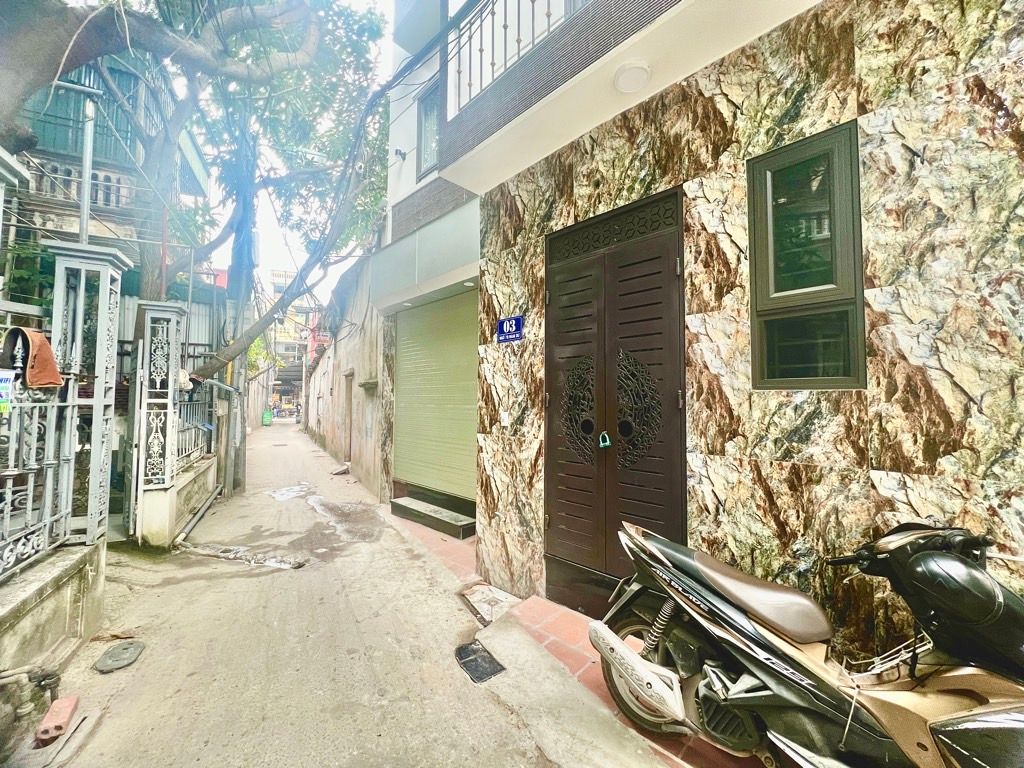 Bán nhà Nam Dư - diện tích 50m2 5 tầng - Thang máy - giá 12 tỷ