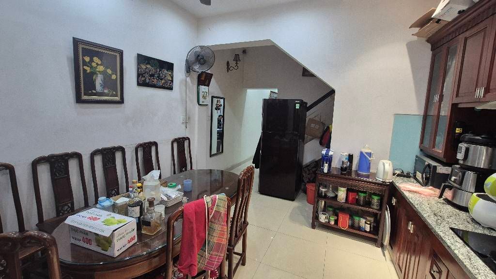 Bán nhà Giải Phóng - diện tích 71.9m2 3 tầng - ô tô tránh - giá 22,8 tỷ