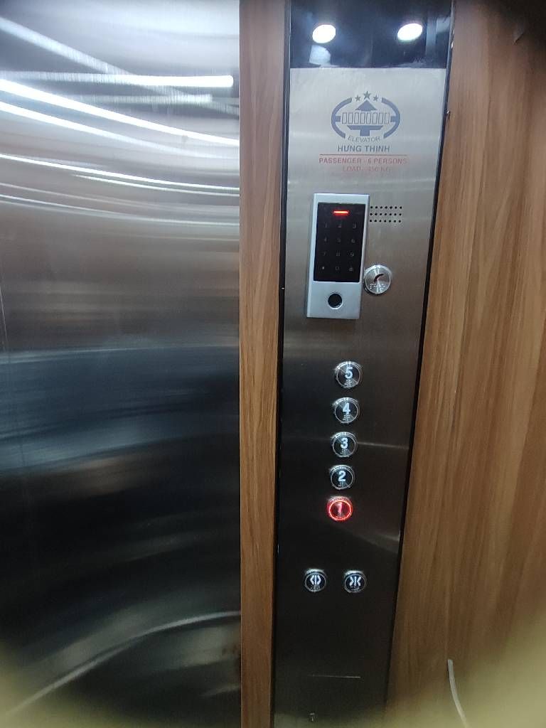 Bán nhà Minh Khai - diện tích 78m2 6 tầng - Hai mặt thoáng - giá 15 tỷ