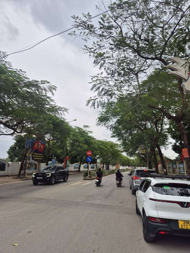 Bán nhà Kim Giang - diện tích 37m2 5 tầng - ô tô sát nhà - giá 9,1 tỷ