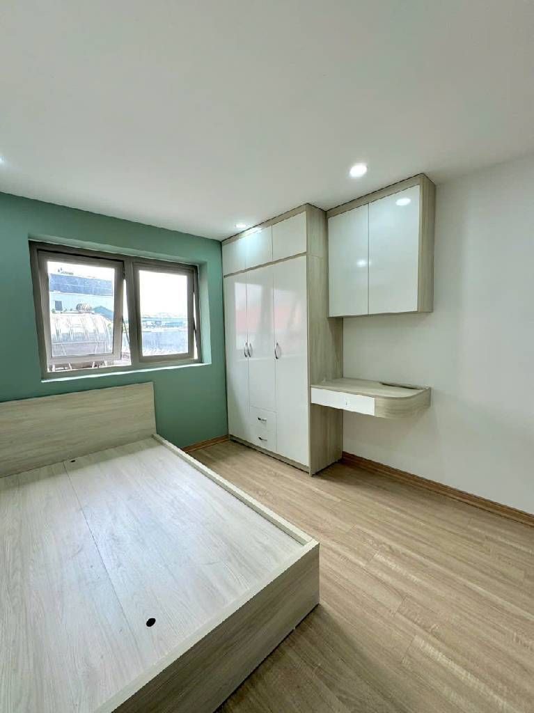 Bán nhà Kim Giang - diện tích 37m2 5 tầng - ô tô sát nhà - giá 9,1 tỷ