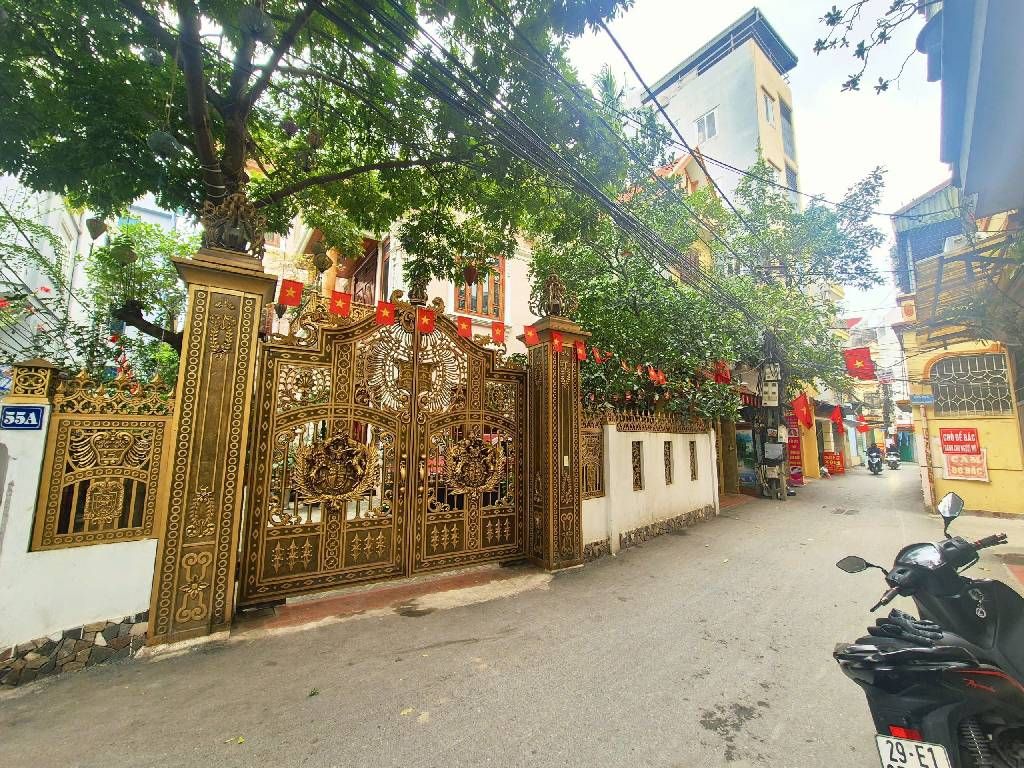 Bán nhà Kim Giang - diện tích 37m2 5 tầng - ô tô sát nhà - giá 9,1 tỷ