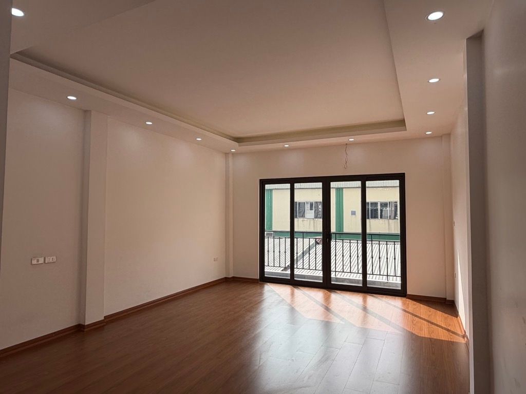 Bán nhà Ngọc Hồi - diện tích 50m2 6 tầng - Ô TÔ - THANG MÁY - NHÀ CỰC ĐẸP - giá 17,9 tỷ